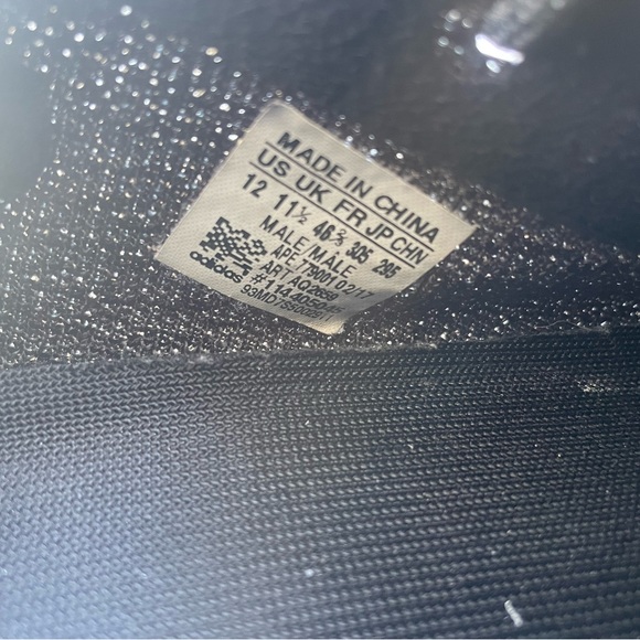 Adidas Yeezy Boost 350 Pirate Black (2015) - Picture 7 of 7